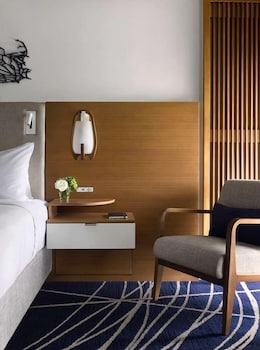 Room, 1 King Bed, Balcony
