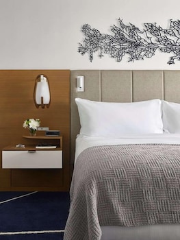 Room, 1 King Bed, Balcony
