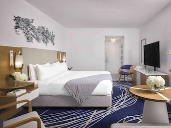 Room, 1 King Bed, Balcony
