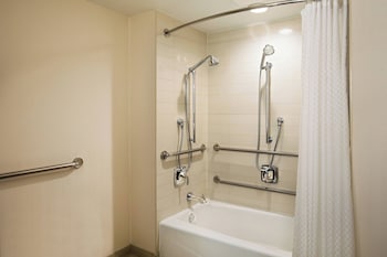 Traditional Room, 1 King Bed (Mobility Accessible, Tub)