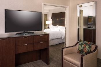 Junior Suite, 1 King Bed with Sofa bed