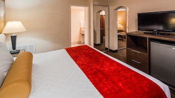 Standard Room, 1 King Bed, Non Smoking, Refrigerator