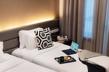 Superior Double or Twin with Rollaway Bed