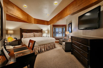 Luxury Townhome, 4 Bedrooms
