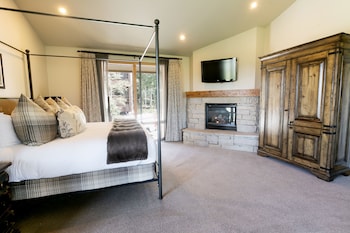 Luxury Room, 1 King Bed, Mountain View