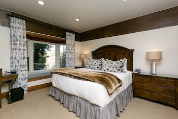 Luxury Townhome, 4 Bedrooms, Hot Tub (Multi-Level)