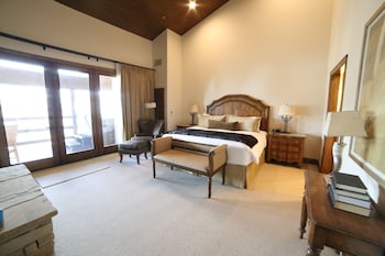 Luxury Loft, 1 Bedroom (PREMIUM, 2 Queen beds)