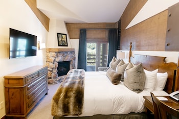 Luxury Suite, 3 Bedrooms, Mountain View (2 Hot Tubs)