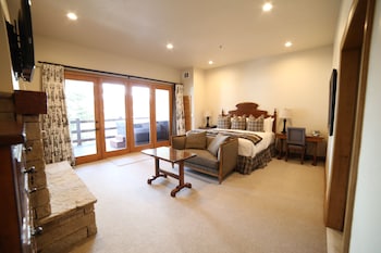 Luxury Suite, 4 Bedrooms, Hot Tub (Premium)