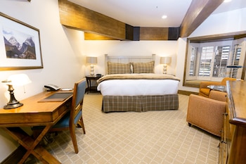 Luxury Townhome, 4 Bedrooms (with Two Hot Tubs)