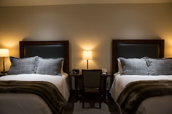 Luxury Suite, 2 Bedrooms, Mountain View, Corner