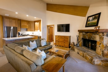 Luxury Suite, 3 Bedrooms (THREE KINGS)