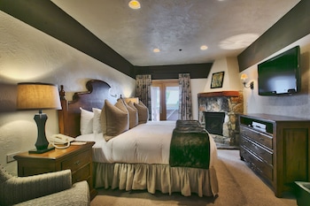Luxury Suite, 3 Bedrooms (2 Hot tubs)