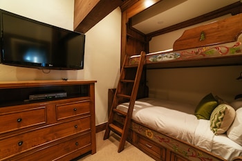 Suite, 3 Bedrooms (Flagstaff)