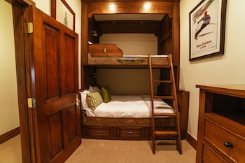 Suite, 3 Bedrooms (Flagstaff)