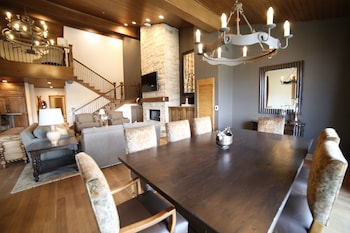 Luxury Loft, 1 Bedroom (PREMIUM, 2 Queen beds)