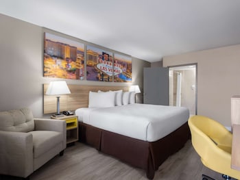 Room, 1 King Bed, Accessible, Non Smoking (Mobility, Roll-In Shower)
