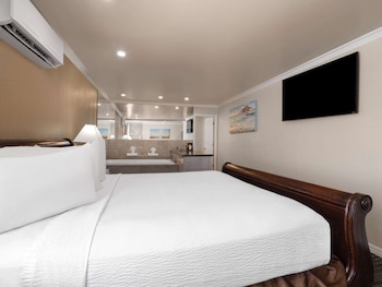 Studio Suite, 1 King Bed, Non Smoking