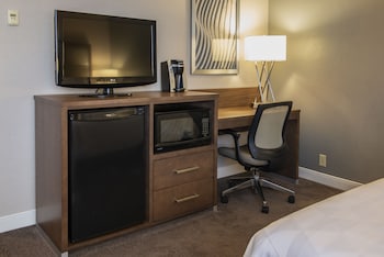 Standard Room, 2 Queen Beds (High Floor)
