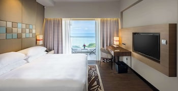 Premier Room, 1 King Bed, Balcony, Sea View