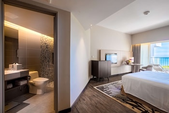 Premier Room, 1 King Bed, Balcony, Sea View