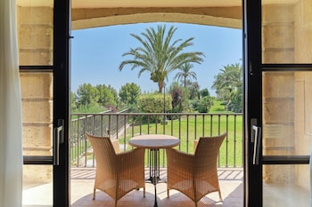 Deluxe Room, 1 King Bed, Balcony, Garden View (Balcony)