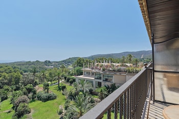 Grand Room, 1 King Bed, Balcony, Bay View (Balcony)