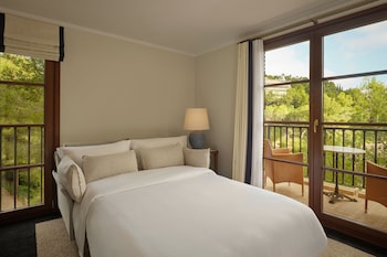 Deluxe Room, 2 Bedrooms, Balcony, Garden View (Balcony)