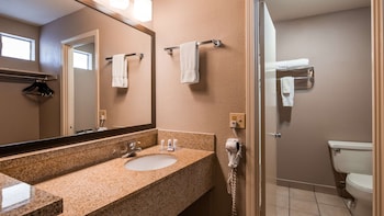 Standard Room, 1 King Bed, Non Smoking, Refrigerator & Microwave