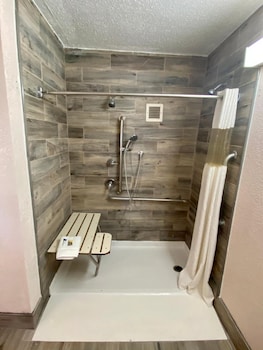 Deluxe Room, 1 King Bed, Non Smoking, Refrigerator & Microwave