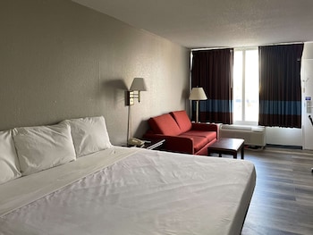 Deluxe Room, 1 King Bed, Accessible, Non Smoking