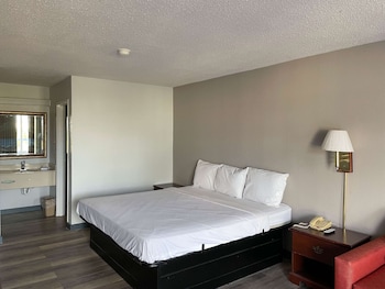 Deluxe Room, 1 King Bed, Accessible, Non Smoking