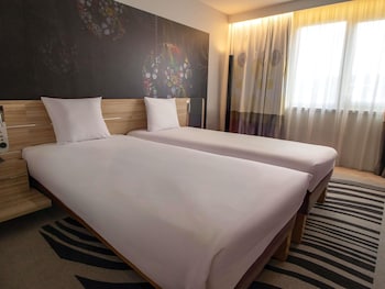Room, 2 Twin Beds, Garden View (2 people)