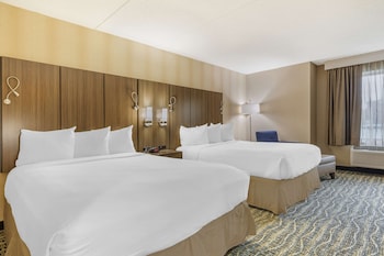 Standard Room, 2 Queen Beds, Non Smoking, Refrigerator