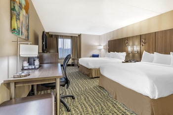 Standard Room, 2 Queen Beds, Non Smoking, Refrigerator