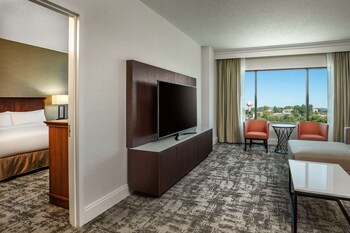 Suite, 1 King Bed, Non Smoking
