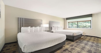 Standard Room, 2 Queen Beds, Accessible, Bathtub