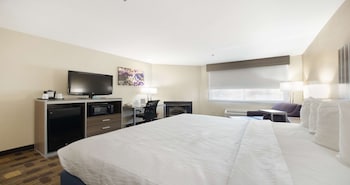 Standard Room, 1 King Bed, Non Smoking, Fireplace (2nd Floor)
