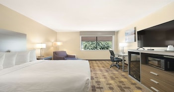 Standard Room, 2 Queen Beds, Accessible, Bathtub
