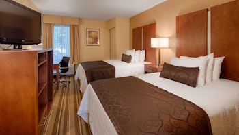 Standard Room, 2 Double Beds, Non Smoking, Refrigerator & Microwave