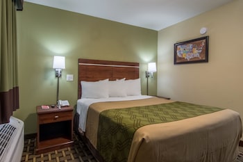 Standard Room, 1 Queen Bed, Smoking (Pet Friendly)