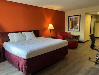 Standard Room, 1 King Bed, Non Smoking (First Floor)