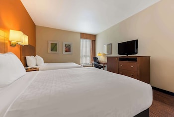 Standard Room, 2 Queen Beds, Non Smoking, Microwave