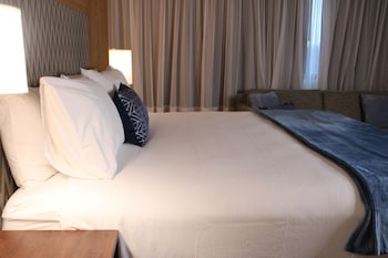 Deluxe Room, 1 King Bed with Sofa bed, Non Smoking