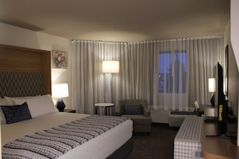 Junior Suite, 1 King Bed, Non Smoking