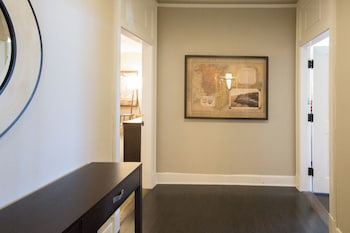 Suite, 1 King Bed with Sofa bed