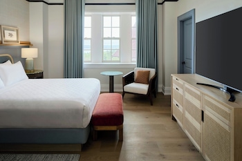 Room, 1 Queen Bed (View)