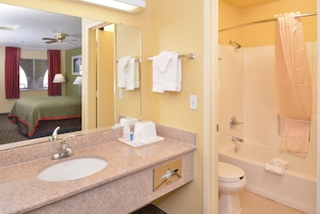 Standard Room, 2 Queen Beds, Smoking