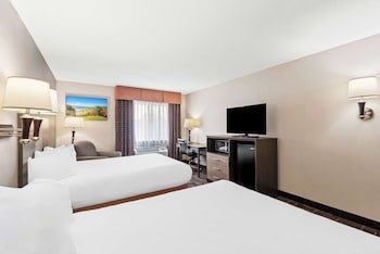 Standard Room, 2 Queen Beds, Non Smoking, Microwave
