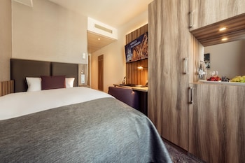 Superior Single Room (Cathedral View)